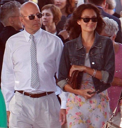 Bruce Willis, indragostit ca un adolescent de sotia sa, Emma Heming!