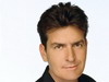 Charlie Sheen isi construieste propriul teren de baseball