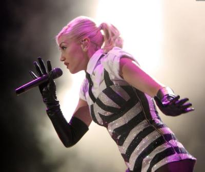 Casa lui Gwen Stefani a fost jefuita in timp ce ea sustinea un concert in Singapore!
