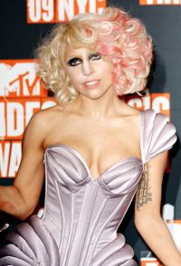 Lady Gaga ii ia apararea lui Kanye West dupa episodul de la MTV Video Music Awards!