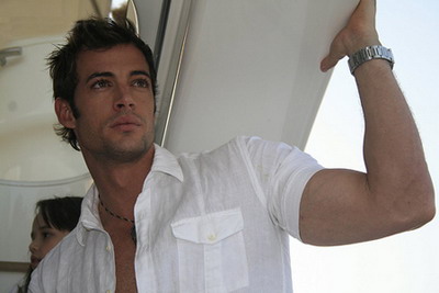William Levy raspunde insultelor lui Salvador Pineda cu multa diplomatie!