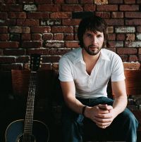 James Blunt a fost parasit de iubita sa pentru ca statea prea mult in studioul de inregistrari!