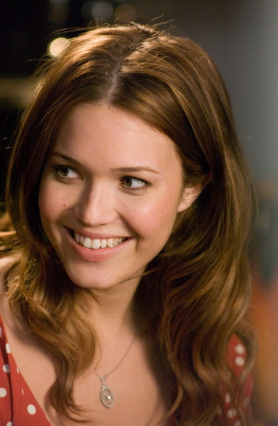Mandy Moore a impartit plase de tantari in Africa