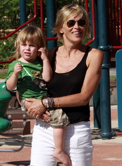 Sharon Stone vorbeste despre trauma suferita dupa ce a pierdut doua sarcini! GALERIE FOTO!
