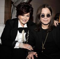 Romantism de rocker: Ozzy Osbourne i-a daruit sotiei sale flori furate de pe un mormant!