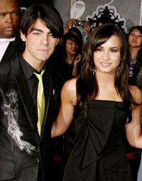 Joe Jonas si Demi Lovato, un nou cuplu?