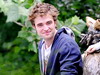 Robert Pattinson: "Mama crede toate zvonurile care apar despre mine”!