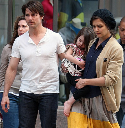 Katie Holmes a castigat razboiul cu Tom Cruise: Suri va merge la o scoala catolica!