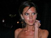 Victoria Beckham mananca doar fructe de padure si sashimi ca sa incapa in propriile creatii vestimentare!