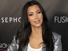 Ghici ale cui sunt picioarele! UPDATE! Nu ati ghicit! Raspunsul corect: Kim Kardashian