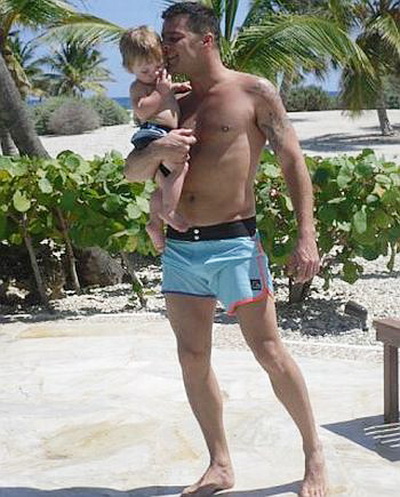 Ricky Martin, un tatic foarte bun care posteaza des pe Twitter