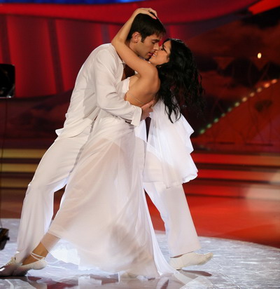 Radu Valcan si Elena, cel mai mare punctaj la prima editie “Dansez pentru tine”! Andreea Mantea si Tania Budi, condamnate la duel!