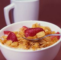 Cerealele de la micul dejun contin mai mult zahar decat o gogoasa si sunt mai sarate decat chipsurile!