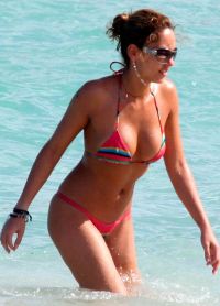 Ghici al cui este trupul acesta superb? UPDATE! Ai ghicit raspunsul corect: Barbara Mori!