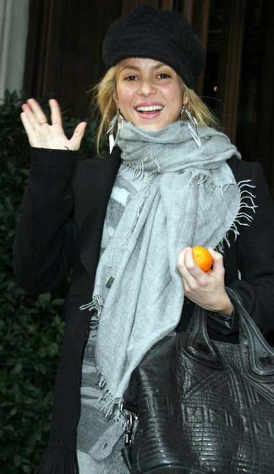 Ghici ale cui sunt aceste picioare celebre! UPDATE! Raspunsul corect: Shakira! FOTO!