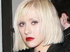 Christina Aguilera si-a schimbat look-ul! Iti place cum ii sta?