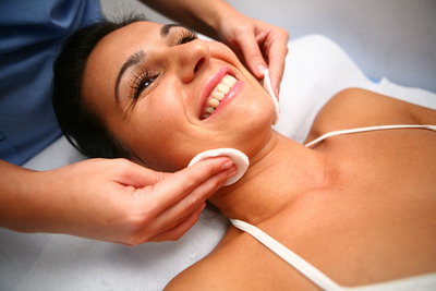 Crema antirid care „imita” injectiile cu toxina botulinica