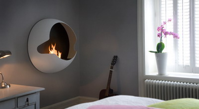 Home Trend: Ti-ar placea sa ai un semineu in perete?