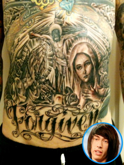 Trace Cyrus a pus pe Twitter o poza cu noul sau tatuaj!