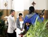 Genesis, imbracata in mireasa, si-a pus o jacheta pana cand se filmeaza scena