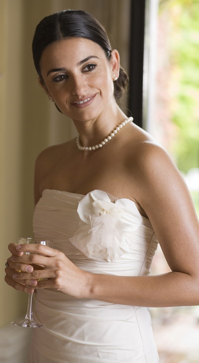 Penelope Cruz isi cauta rochie de mireasa!