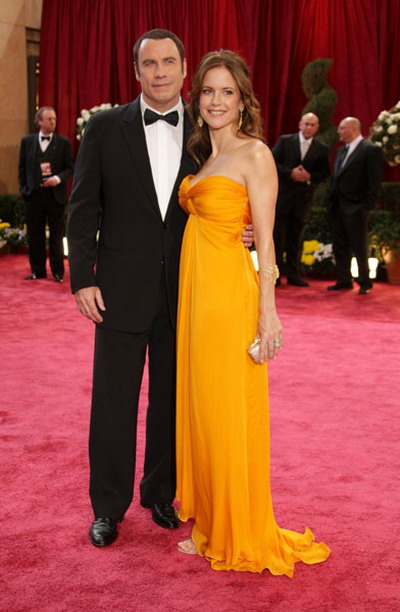 John Travolta nu suporta sa-si vada sotia interpretand scene intime alaturi de actori sexy!