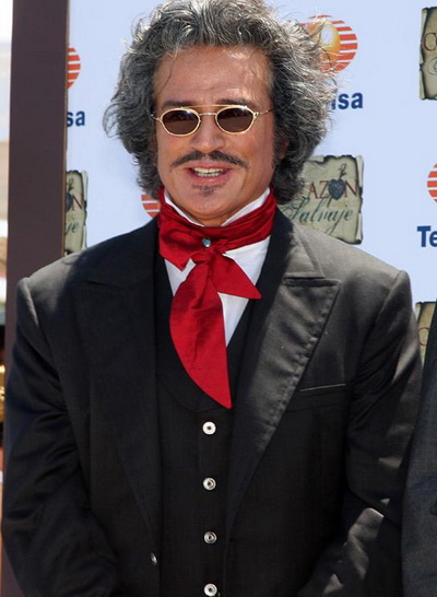 Rene Casados, barbatul unei singure femei! FOTO!