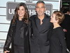 George Clooney se afiseaza cu cele doua femei din viata lui! GALERIE FOTO!