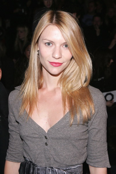Claire Danes recunoaste ca citeste tabloidele, chiar daca e constienta de faptul ca acestea contin doar barfe!