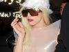 Lady Gaga socheaza din nou - look de Sarbatori!