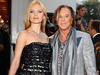 Mickey Rourke se insoara cu Elena Kuletskaya, care e cu 33 de ani mai mica decat el! GALERIE FOTO!