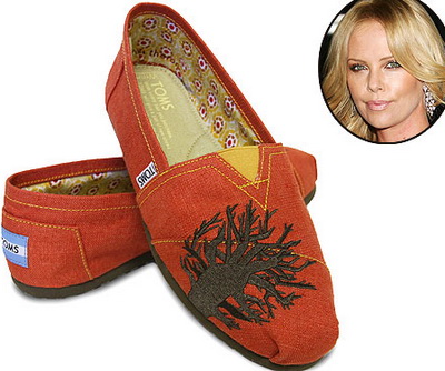 Charlize Theron lanseaza o linie de pantofi