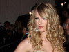 Taylor Swift isi doreste ca Mos Craciun sa-i decoreze casa!
