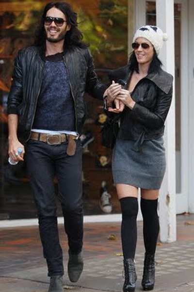Katy Perry si Russel Brand isi petrec sarbatorile in orase diferite!