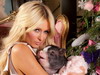 Paris Hilton: Miss Piglette doarme in pat cu mine si cu iubitul meu!