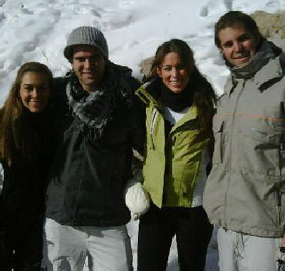 Jacqueline Bracamontes a terminat anul 2009 in... zapada! 
