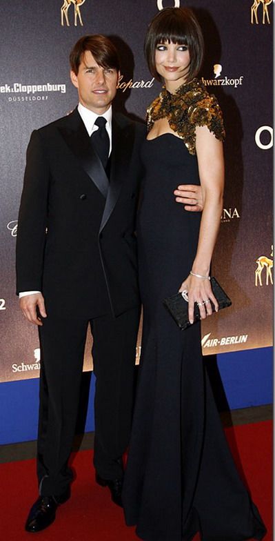 Katie Holmes vrea sa se tatueze in semn de iubire pentru Tom Cruise