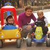 Leticia Calderon si cei doi fii ai ei, Carlo si Luciano (mai 2008 - de ziua mamei)
