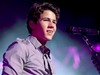 Nick Jonas si-a surprins fanii cu o noua melodie! VIDEO