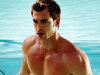 William Levy are fundul siliconat?
