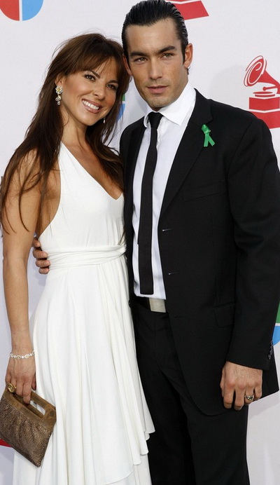 Kate del Castillo isi doreste sa devina mama