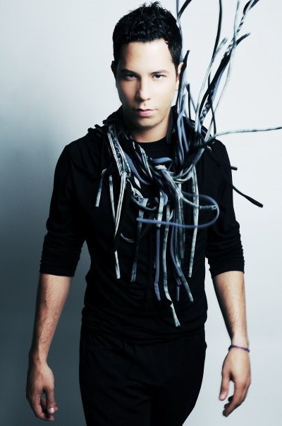 Christian Chavez vrea sa se insoare in Mexic! BONUS: "En donde estas?" via Twittcam! VIDEO!