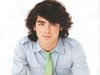 Joe Jonas vrea si el sa incerce o cariera solo!
