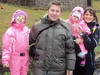 Pavel Bartos si-a dus fiicele la colindat in Banat si in Maramures! GALERIE FOTO