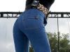 Jessica Simpson lanseaza o linie de jeans care sa evidentieze fundul fetelor!