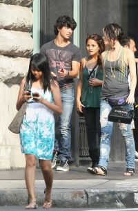 Joe Jonas: Imi place viata de burlac!