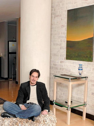 Mauricio Ochmann isi prezinta apartamentul de lux din Bogota FOTO!