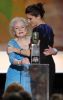 Sandra Bullock si Betty White