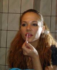 3 modalitati neconventionale in care poti purta un gloss de buze!