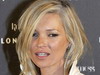 Kate Moss a aparut cu parul ars de decolorant la lansarea gentilor Longchamp! FOTO&VIDEO